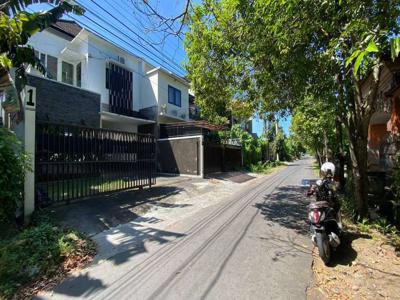 Rumah Modern Dekat Lapangan Renon Denpasar Bali