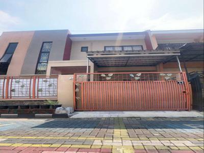 Sewa Tahunan - Rumah Mewah Lokasi di Tengah Kota Semarang Tengah 3BR