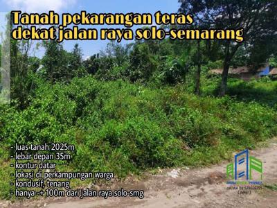 tanah pekarangan teras dekat jalan raya solo-semarang