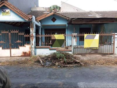 Dijual Rumah Bangunan 2 Lantai Di Deltasari Indah Sidoarjo ST