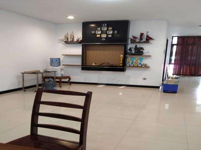 Dijual Rumah Full Furnish 2 Lantai bagus nyaman di Taman Kopo Indah 2