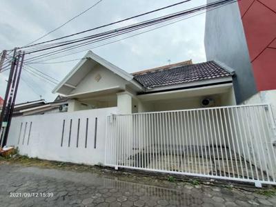 Dijual Rumah Siap Huni Utara RS JIH Pakuwon Mall: Full Furnished