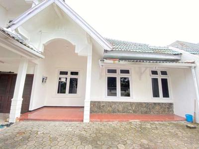 Disewakan rumah deltasari 5 kamar