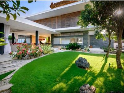For sale beautiful villa modern in Balangan 4 menit go to the beach