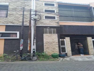 Rumah kos full penghuni kawasan jl bend siguragura Itn Malang