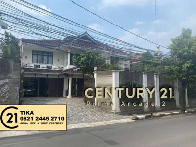 Rumah Luas 722 m2 include Swimming Pool di Kebayoran Baru DR-10847