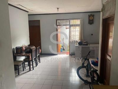 RUMAH TINGGAL DI JL PRATISTA BARAT BANDUNG