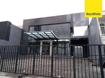 Disewakan Gedung 2 lantai di Jalan Raya Kertajaya Indah Surabaya