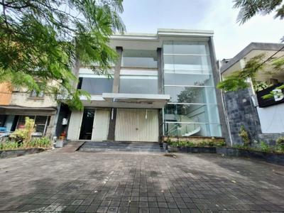 Gedung Ex Bank Raya Puputan Denpasar Renon Bali