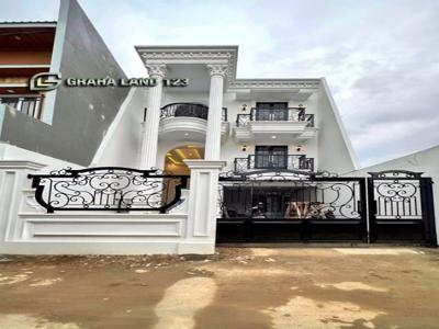 Rumah baru 3 lantai plus swimming PooL Di jagakarsa