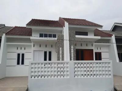 Rumah baru mewah perum dolog depan aneka jaya pedurungan Semarang