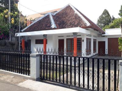 sewa Rumah/ Kantor/ Mess parkir 7 mobil lok Denpasar