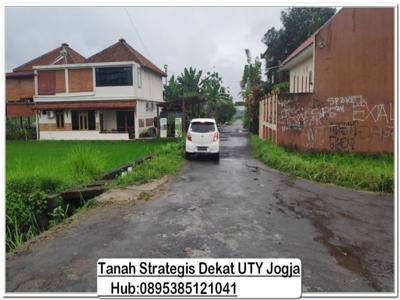 Tanah Belakang Kampus UTY Jogja, Luas 141 m2 Ld 8 m View Sawah