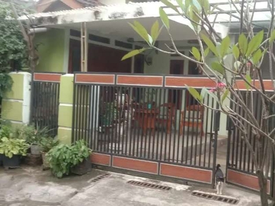 BU-Rumah Luas nyaman, asri, di hook, lok..strategis dan Harga Terbaik