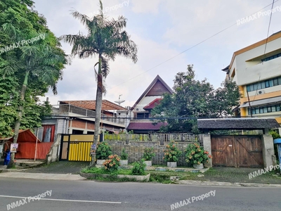 Dijual Rumah 2 Lantai dengan 4 Kamar Tidur di Daerah Dieng - Malang