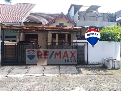 Dijual rumah hook 1½ lantai bebas banjir di area JATIBENING