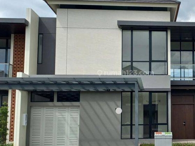 Rumah Luxury Modern di Emily Summarecon Bandung