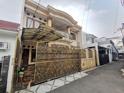 Jual Rumah 2 Lantai Bagus Unfurnished SHM Bekas Cash Only di Tebet - Jakarta Selatan