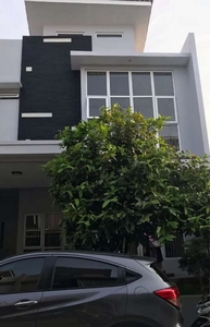 NEW TOWN HOUSE PONDOK KELAPA