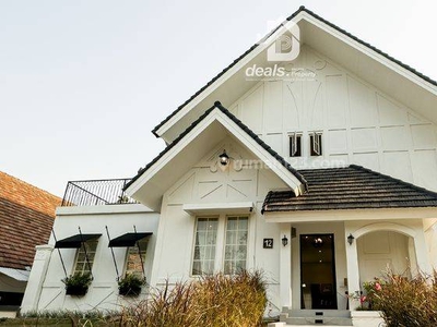 Rumah Cantik siap huni full furnished bergaya American House, Lokasi strategis di kawasan CBD Sentul City