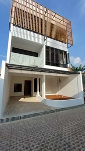 Rumah Dijual Konsep Aparthouse 3 Lt Semi Furnished Di Jati Bening