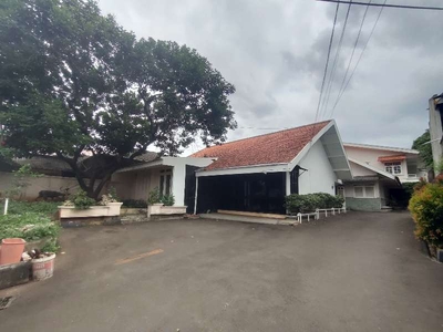 Rumah Dipusat perkantoran Jakarta Selatan