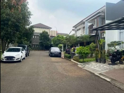 Rumah siap huni sudah renovasi grand wisata hadap taman