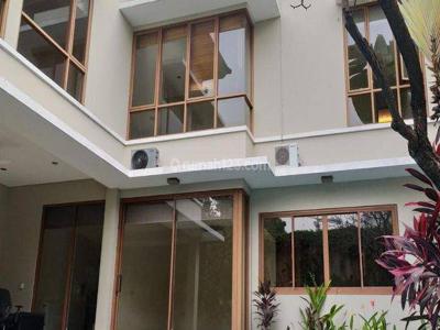Nice Compound House In Pejaten Kemang