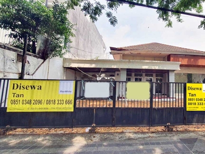 Rumah di Raya Dharmahusada Indah Surabaya Timur, Commercial Area untuk Kantor dan Resto, Parkiran Luas
