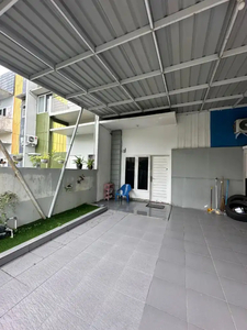 Dikontrakkan Rumah Nyaman 2 Lantai + ruang terbuka di Johor