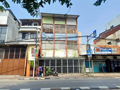 Ruko 3 Lantai Strategis Dekat Roxy di Jakarta Barat