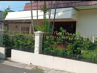 SEWA RUMAH JALAN BENDI JAKARTA SELATAN