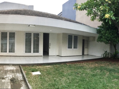 Dijual Rumah Bagus Di Jl Kesehatan, Bintaro.