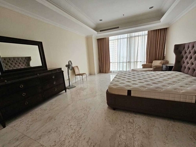 Apartment Disewakan Botanica 3+1br ada Studyroom uk 288m2 at Jaksel