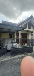 Di jual rumah lantai 2