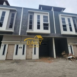 DIJUAL KOMPLEK BHAYANGKARA PALACE JL.BILAL-BHAYANGKARA UK.6x10, TIMUR