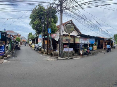 Dijual Pinggir Jalan Raya, Hitung Tanah, Area Komersil di Gandaria