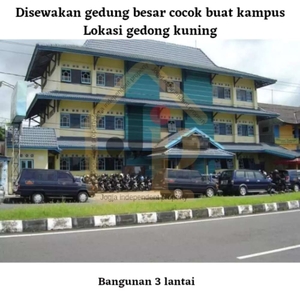 Disewakan gedung besar cocok buat kantor dan kampus