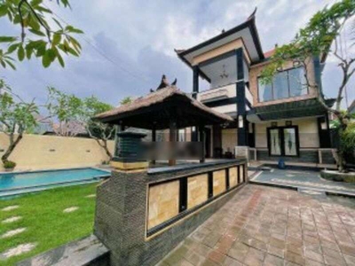 Disewakan villa Jimbaran dalam perumahan Bali arum