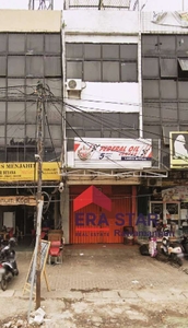 Ruko 3 lantai turun harga di gerbang utama Galaxy Bekasi, Jabar