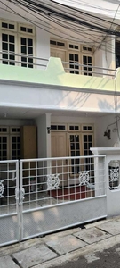 Rumah Kos 3 lantai di Tanjung Duren, Jakarta Barat