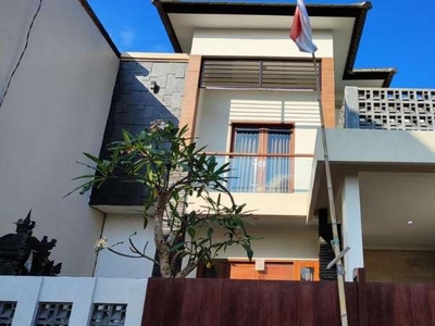 rumah minimalis lantai 2 di sidakarya, Denpasar Selatan