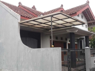 Rumah munimalis di manukan condongcatur