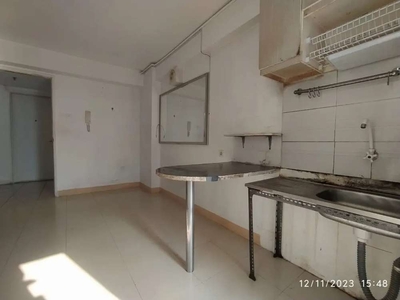 Sewa 2br SF Apt Basura City