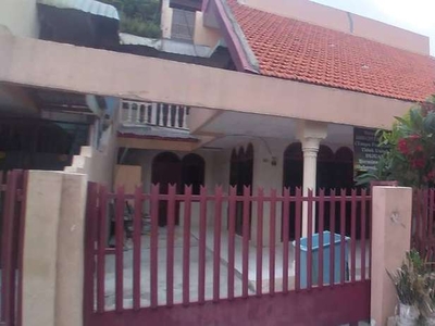 Sewa kontrakan rumah tahunan 3 Lantai 4 Kamar Duren Sawit Pondok Bambu