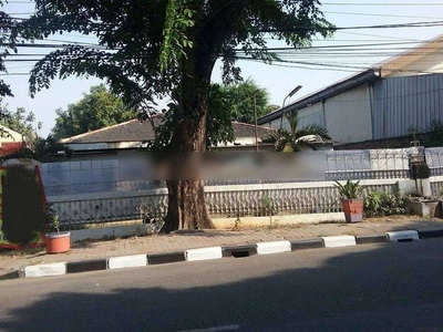 Tanah di pinggir jalan besar di Rawamangun, Jakarta Timur