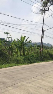 Tanah matang udara sejuk di jalan utama dago giri