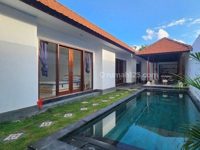 Available For Rent Yearly 4 Bedrooms Villa In Mertanadi, Seminyak