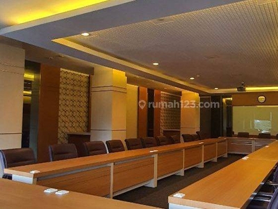 Dijual Gedung Perkantoran Ex Bank Permata di Kawasan Menteng