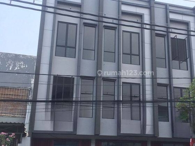 Disewakan Ruko baru 3 lt di Raya Tambak Rejo Simokerto Surabaya